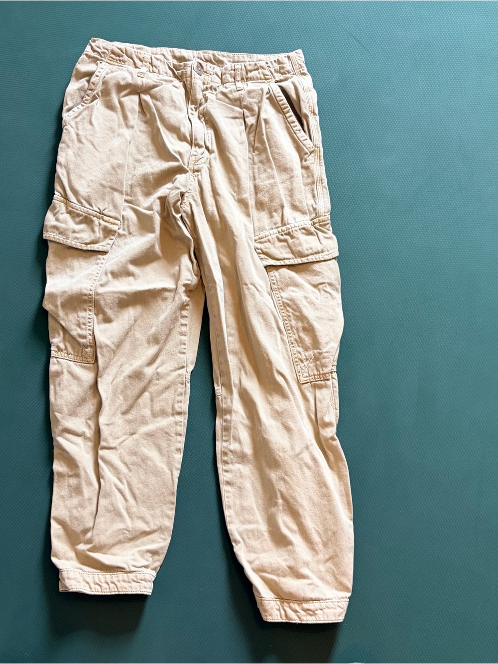 Women’s Cargo Pants in Light Olive - Comfortable Everyday Wear